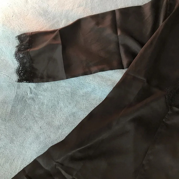 Shein black satin like robe - Picture 6 of 11